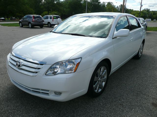 2005 Toyota Avalon XLS