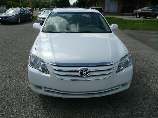 2005 Toyota Avalon XLS