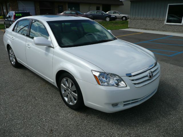 2005 Toyota Avalon XLS