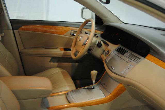 2005 Toyota Avalon XLS