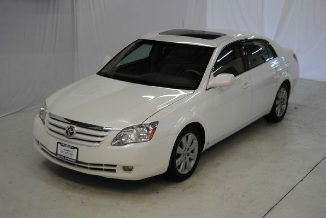 2005 Toyota Avalon XLS