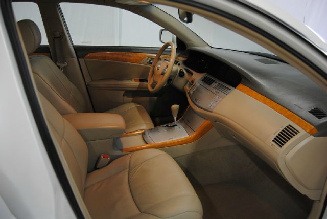 2005 Toyota Avalon XLS