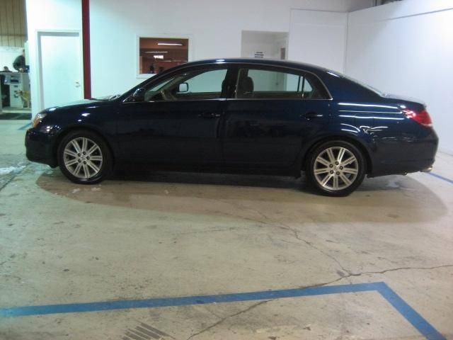 2005 Toyota Avalon SLT 25