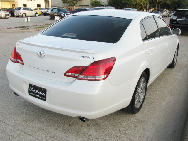 2005 Toyota Avalon SLT 25