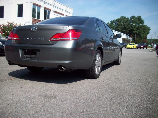 2006 Toyota Avalon XLS