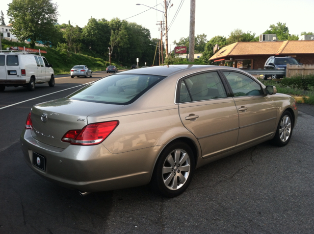 2006 Toyota Avalon XLS