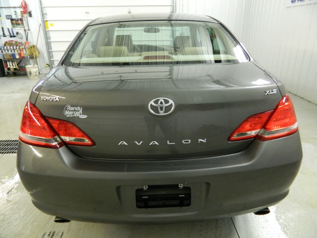 2006 Toyota Avalon XLS