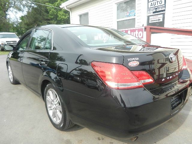 2006 Toyota Avalon SLT 25