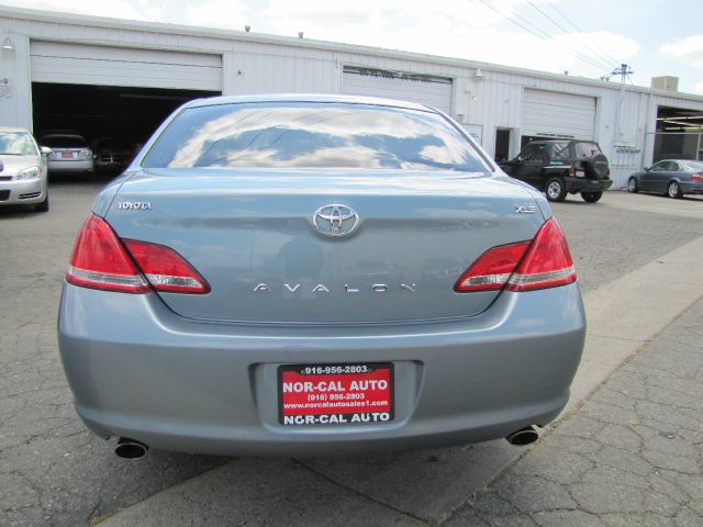 2006 Toyota Avalon XLS