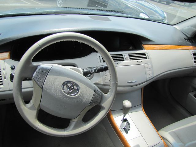 2006 Toyota Avalon XLS