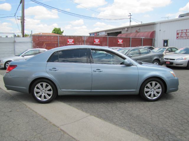 2006 Toyota Avalon XLS