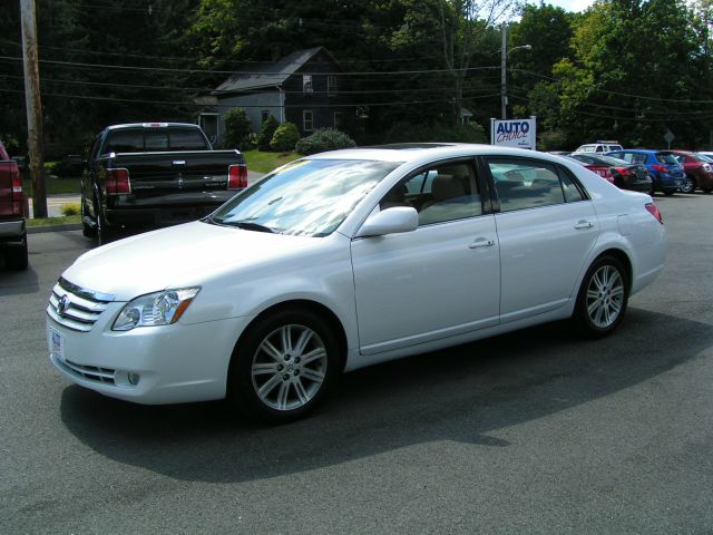 2006 Toyota Avalon SLT 25