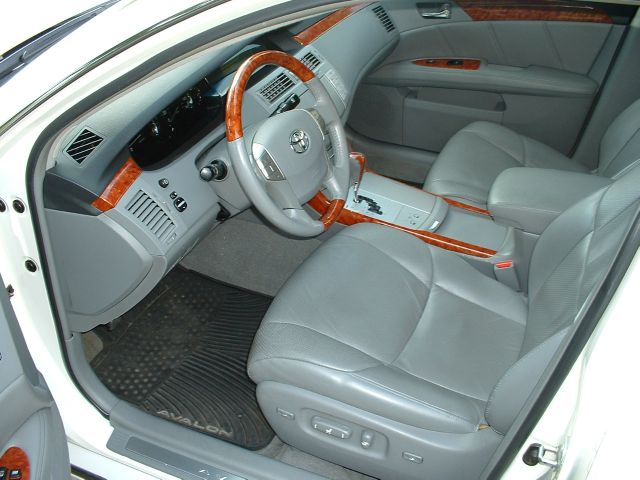 2006 Toyota Avalon SLT 25