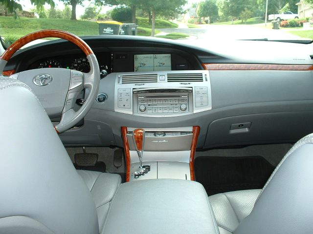 2006 Toyota Avalon SLT 25