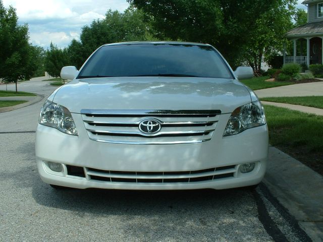 2006 Toyota Avalon SLT 25