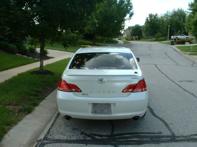 2006 Toyota Avalon SLT 25