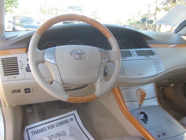 2006 Toyota Avalon SLT 25