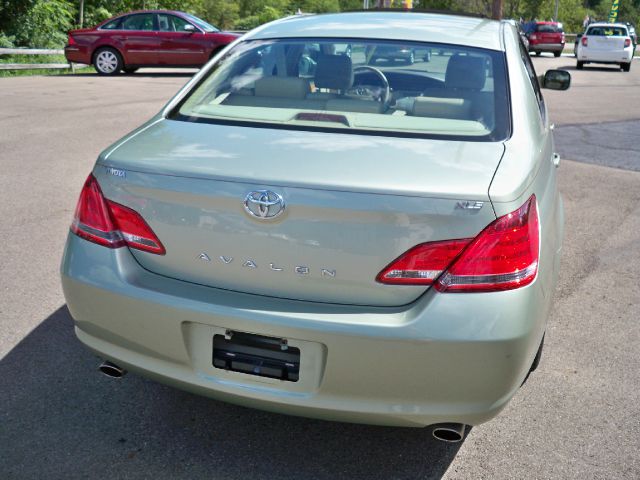 2006 Toyota Avalon XLS