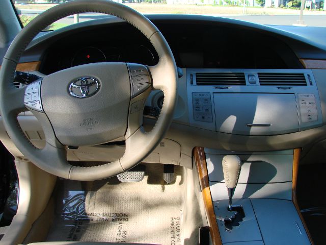 2007 Toyota Avalon XLS