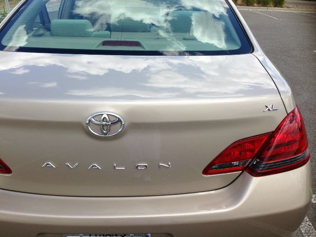 2008 Toyota Avalon Unknown