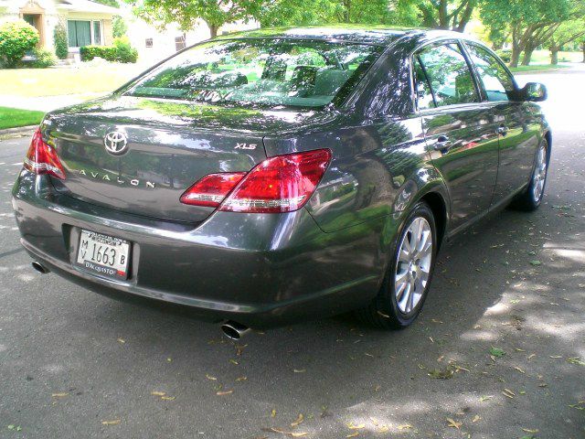 2008 Toyota Avalon XLS