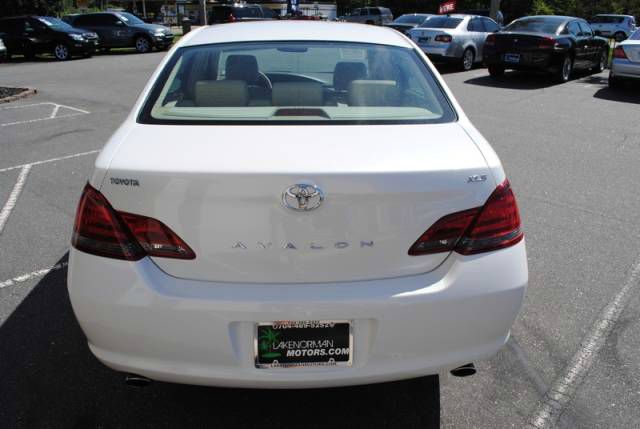 2008 Toyota Avalon XLS