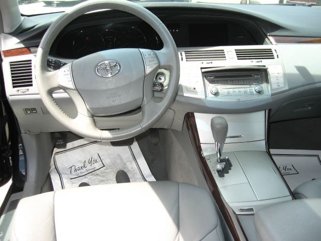 2009 Toyota Avalon XLS