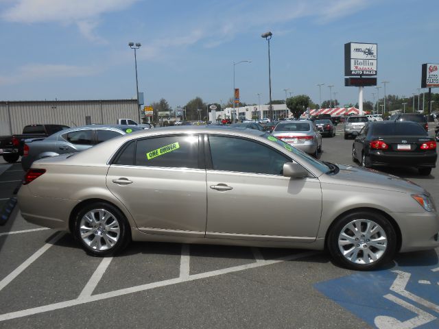 2009 Toyota Avalon XLS