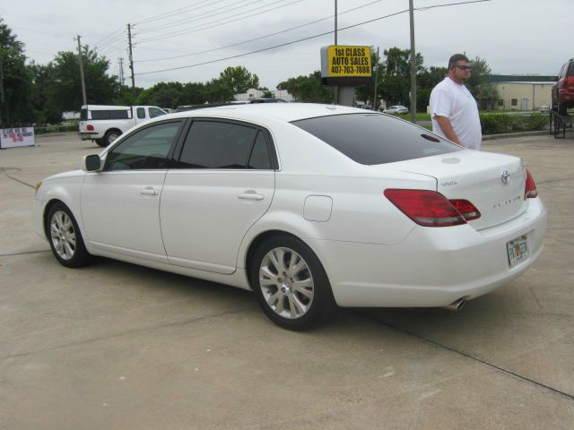 2009 Toyota Avalon XLS