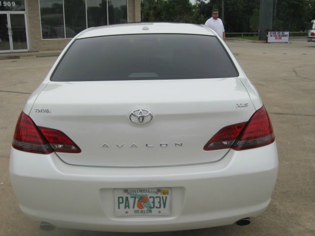 2009 Toyota Avalon XLS