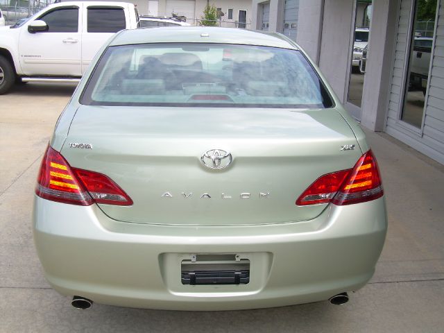 2009 Toyota Avalon XLS