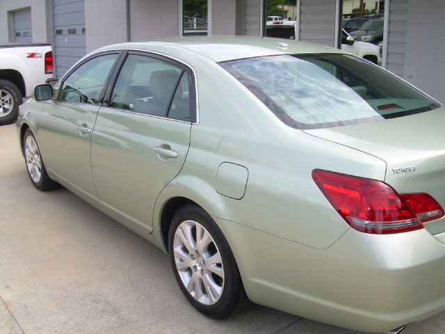 2009 Toyota Avalon XLS