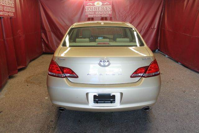 2010 Toyota Avalon SLT 25