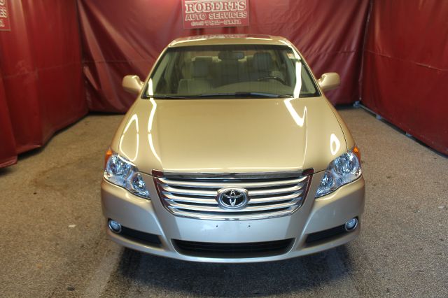 2010 Toyota Avalon SLT 25