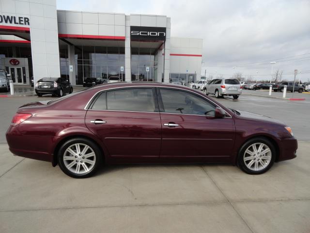 2010 Toyota Avalon SLT 25