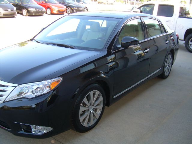 2011 Toyota Avalon SLT 25