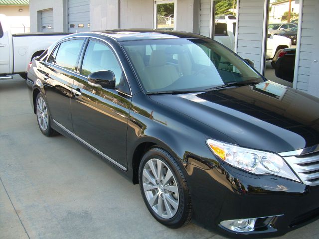 2011 Toyota Avalon SLT 25