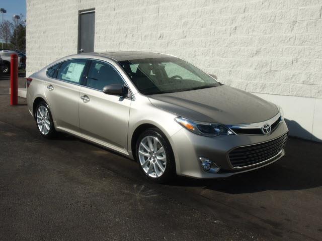 2013 Toyota Avalon Unknown