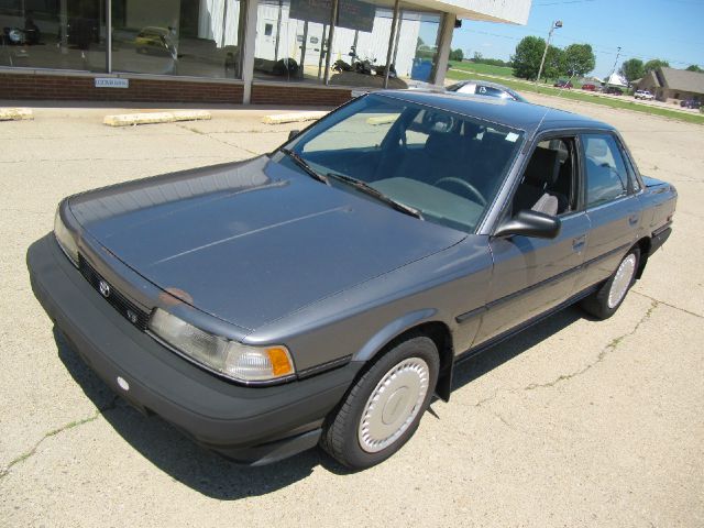 1990 Toyota Camry FWD 4dr 4-cyl 4-spd AT (GS)