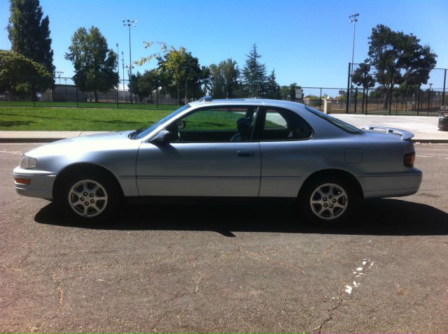 1994 Toyota Camry Lariat..clean Carfax..leather..4x4