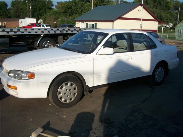 1996 Toyota Camry 4dr Wgn RWD