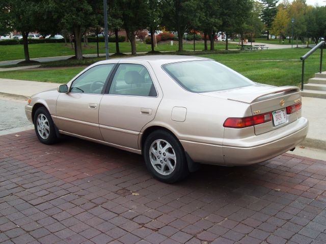 1998 Toyota Camry Ext. Cab 6.5-ft. Bed 4WD