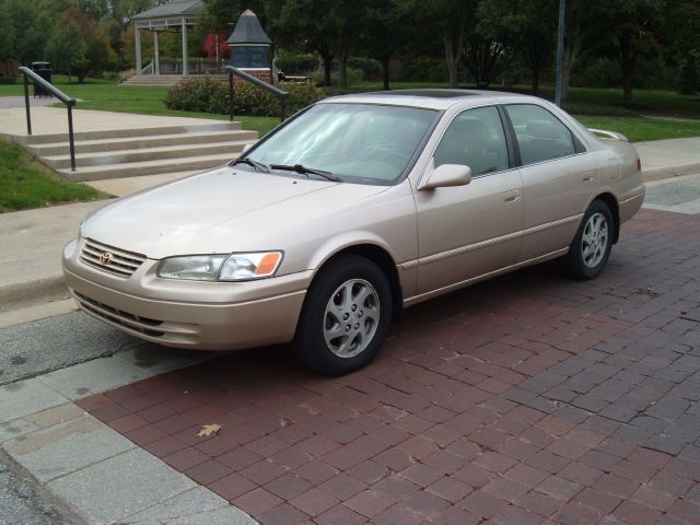 1998 Toyota Camry Ext. Cab 6.5-ft. Bed 4WD