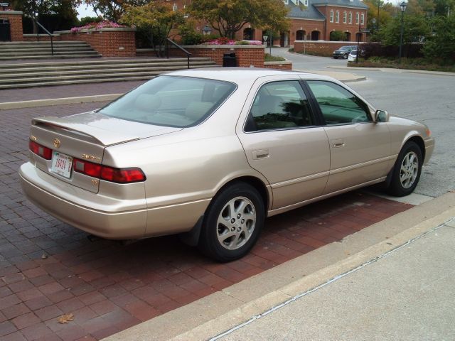 1998 Toyota Camry Ext. Cab 6.5-ft. Bed 4WD