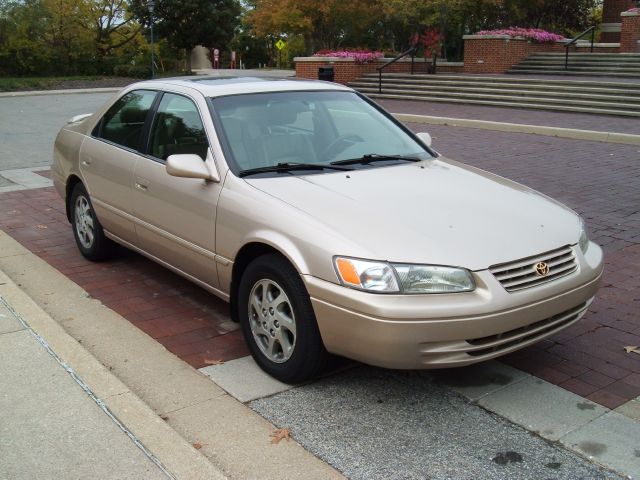 1998 Toyota Camry Ext. Cab 6.5-ft. Bed 4WD