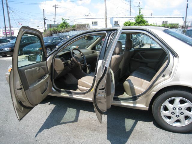 1999 Toyota Camry Ext. Cab 6.5-ft. Bed 4WD