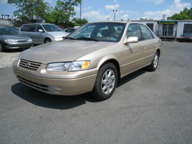 1999 Toyota Camry Ext. Cab 6.5-ft. Bed 4WD