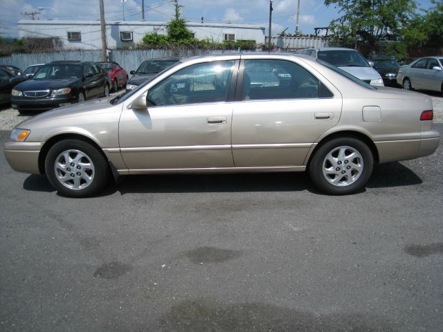 1999 Toyota Camry Ext. Cab 6.5-ft. Bed 4WD