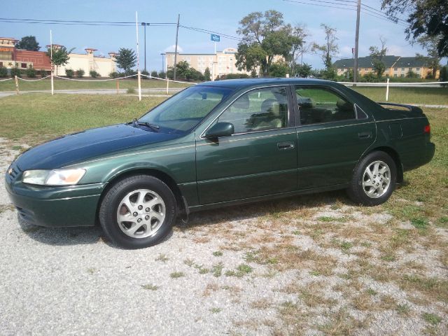 1999 Toyota Camry Ext. Cab 6.5-ft. Bed 4WD