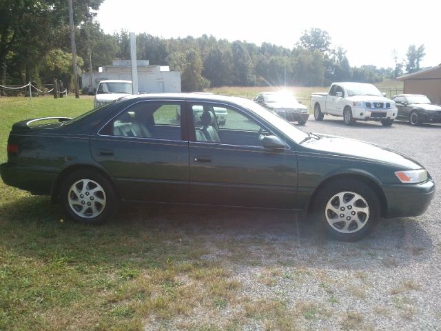 1999 Toyota Camry Ext. Cab 6.5-ft. Bed 4WD